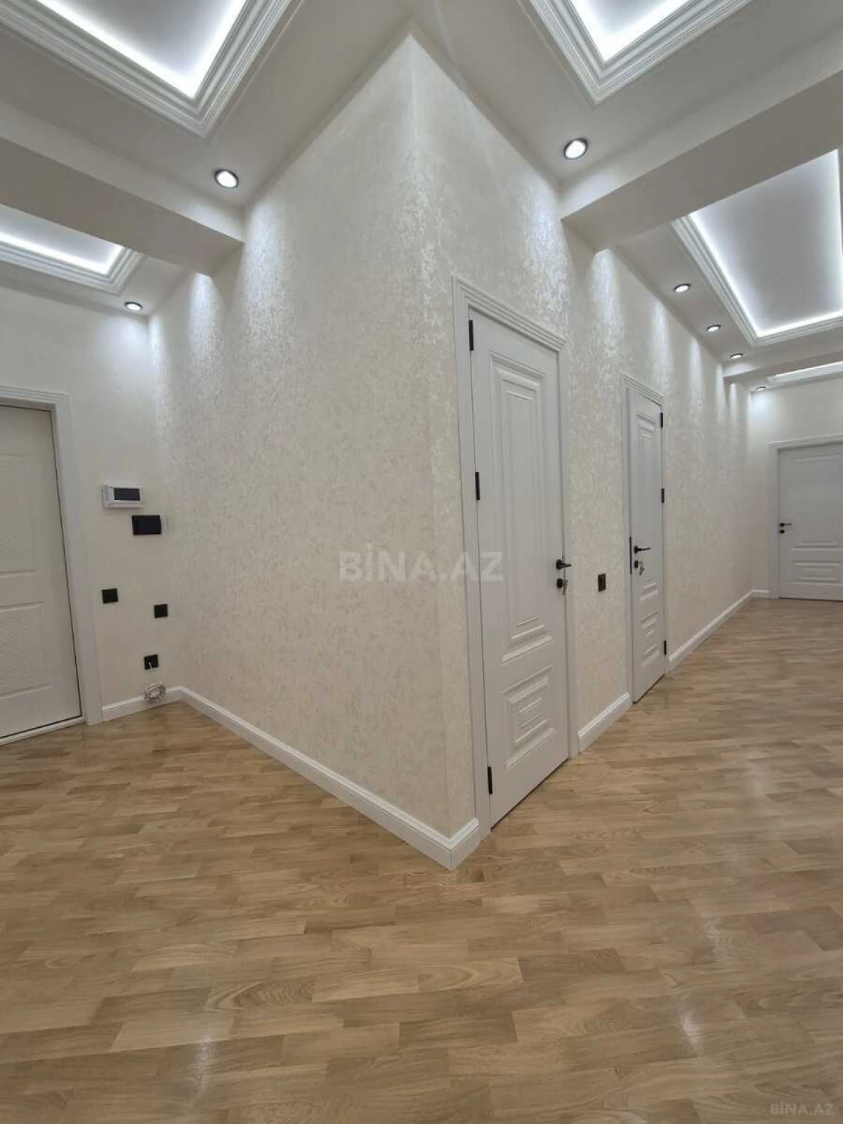 Satılır 3 otaqlı mənzil 103 m²