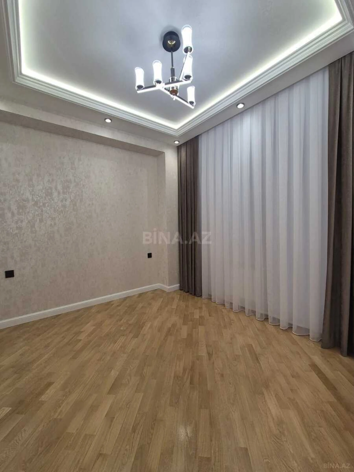 Satılır 3 otaqlı mənzil 103 m²