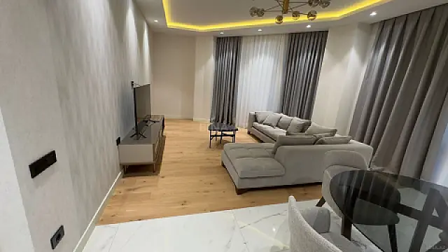 Kirayə verilir 3 otaqlı mənzil 115 m²
