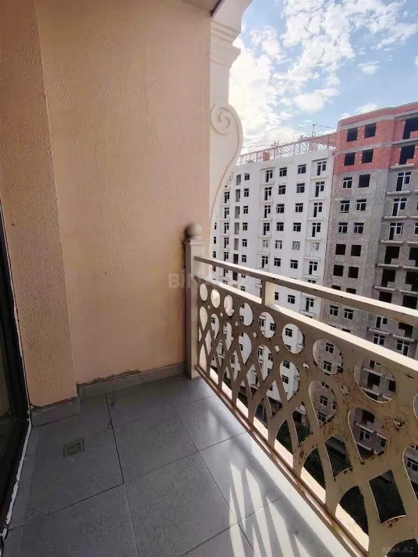 Kirayə verilir 3 otaqlı mənzil 111 m²