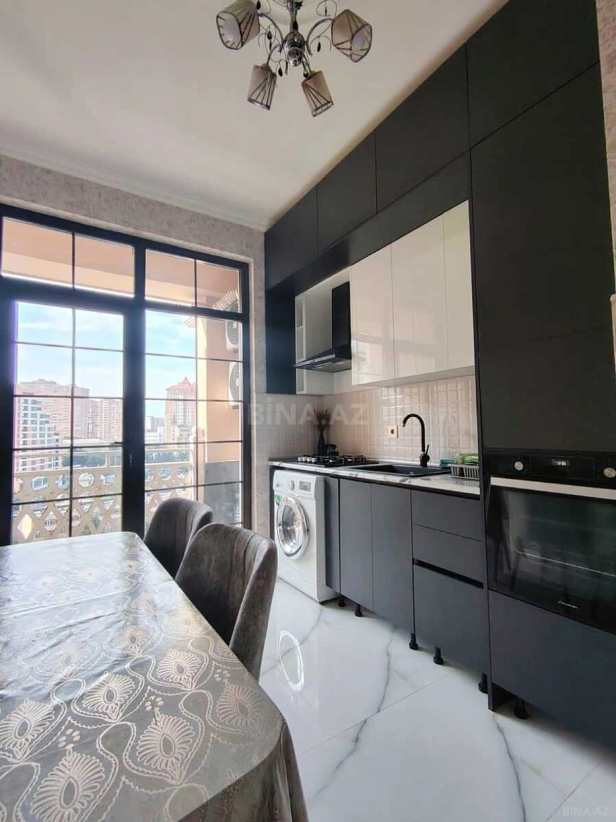 Kirayə verilir 3 otaqlı mənzil 111 m²