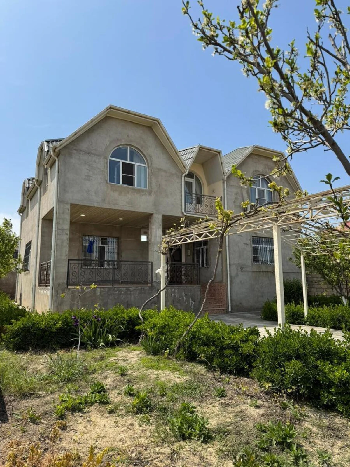 Satılır 6 otaqlı həyət evi 150 m²