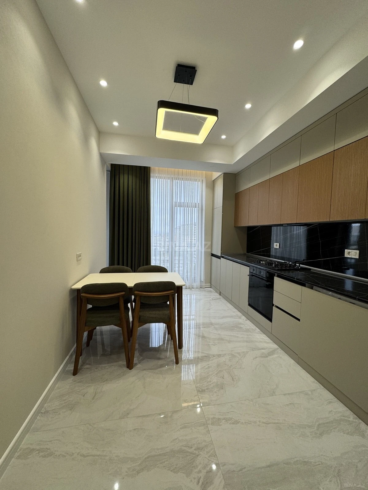 Kirayə verilir 2 otaqlı mənzil 80 m²