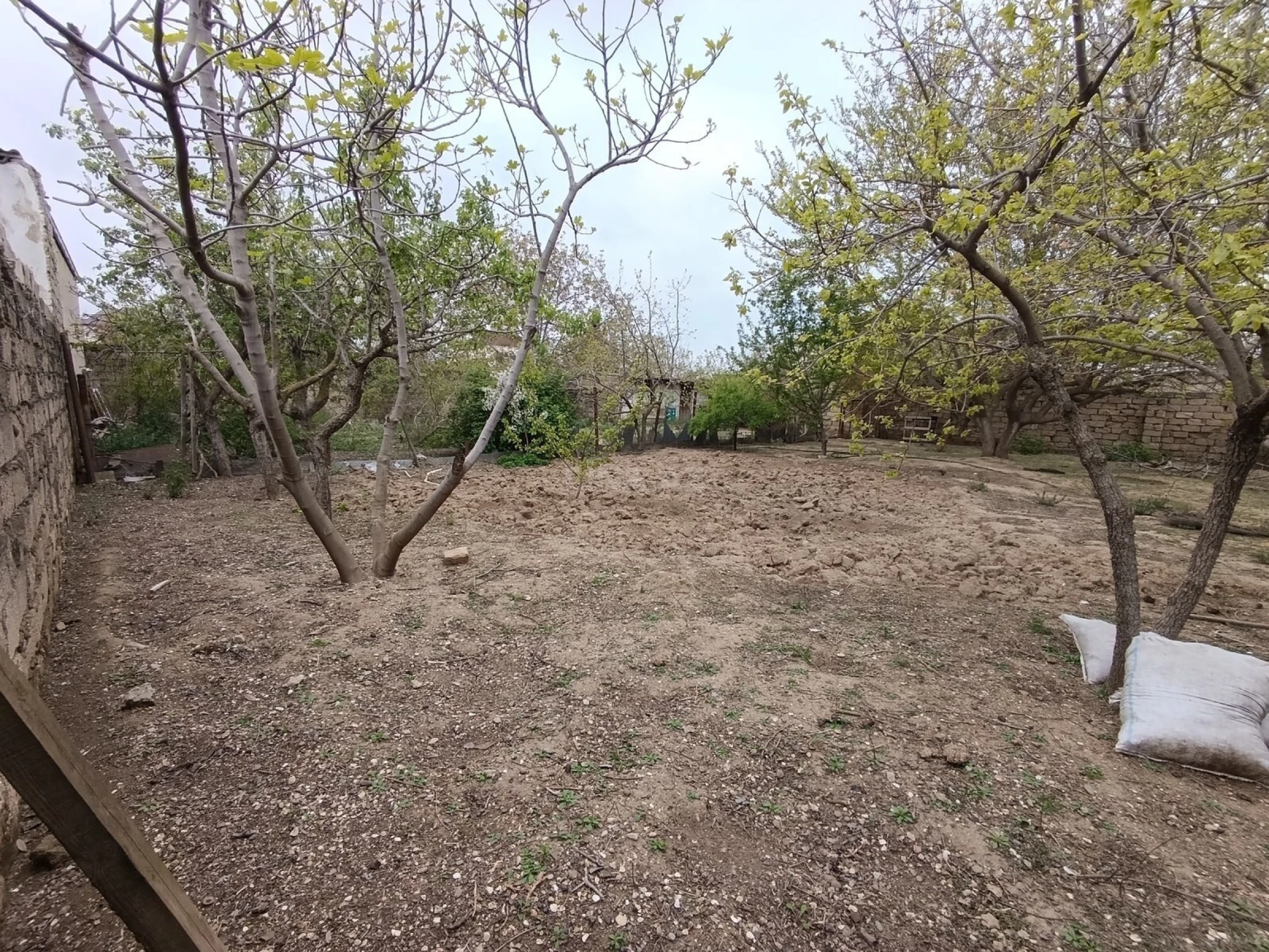 Satılır torpaq sahəsi 6 m²