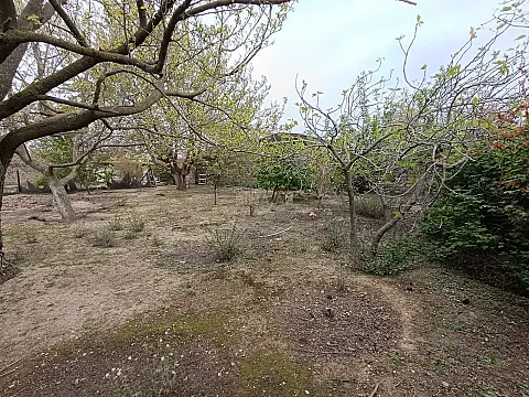 Satılır torpaq sahəsi 6 m²