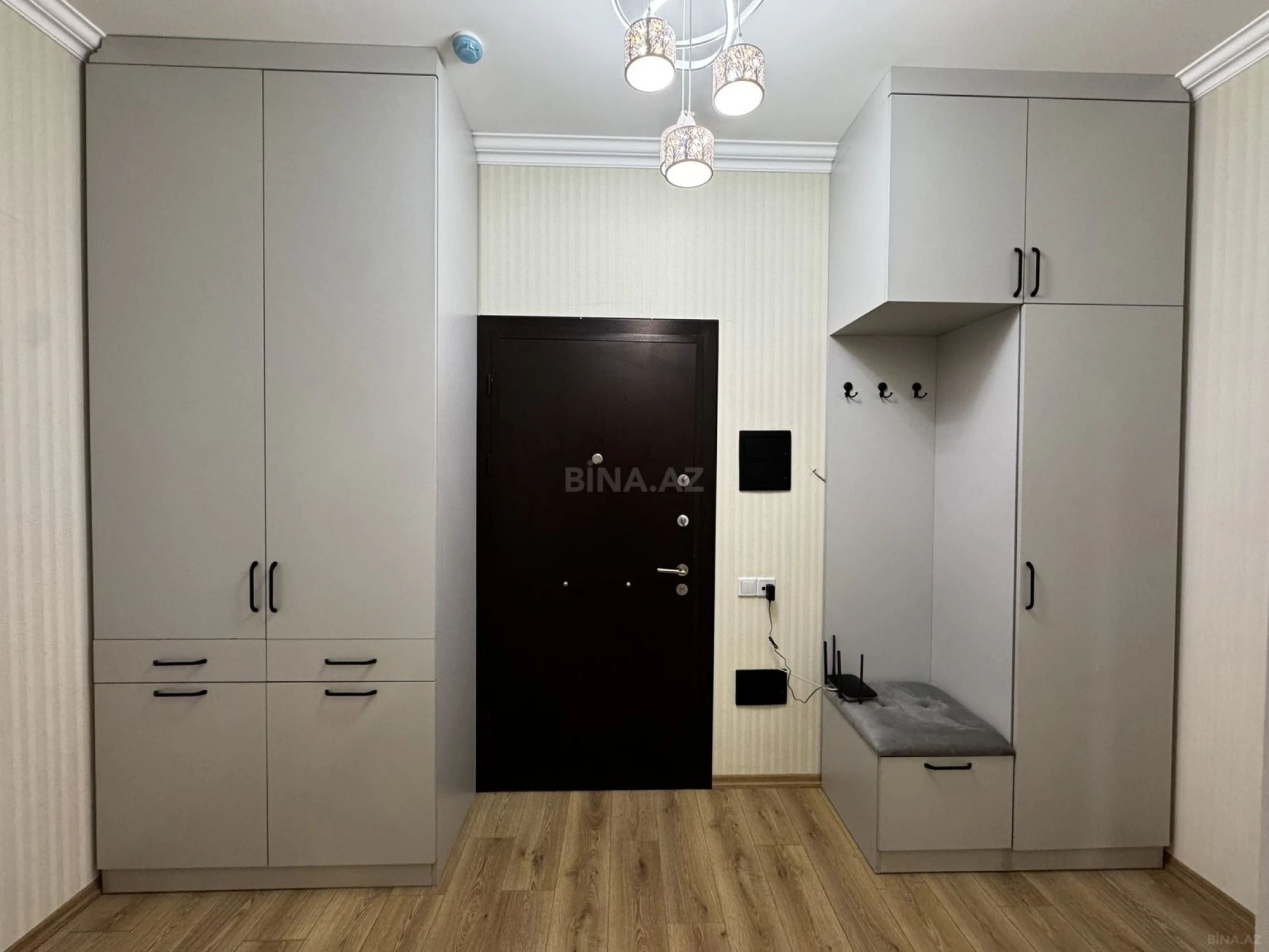 Satılır 2 otaqlı mənzil 75 m²