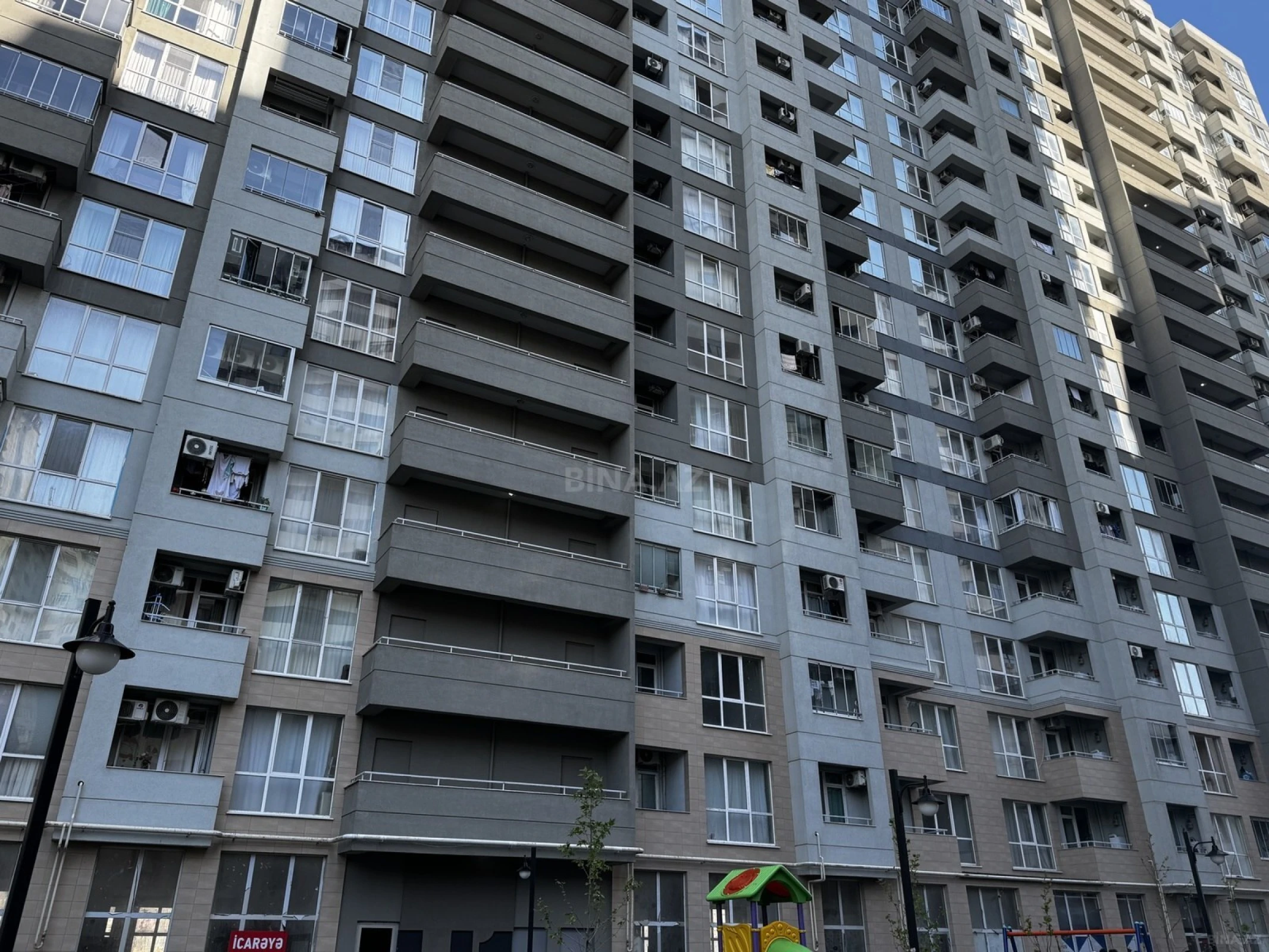 Satılır 2 otaqlı mənzil 75 m²
