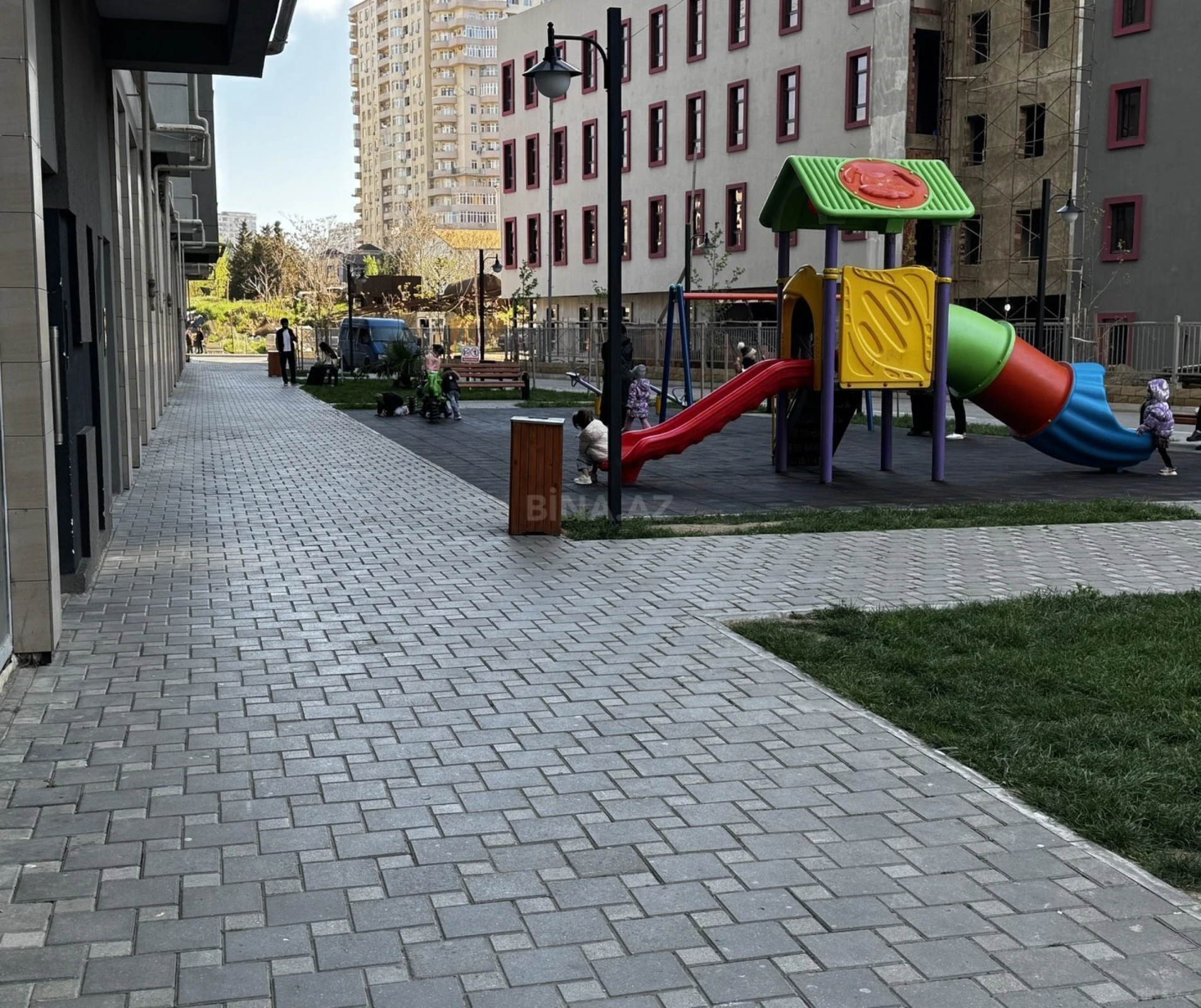 Satılır 2 otaqlı mənzil 75 m²