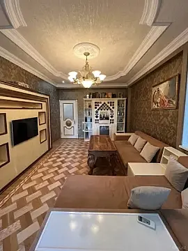 Satılır 4 otaqlı mənzil 193 m²