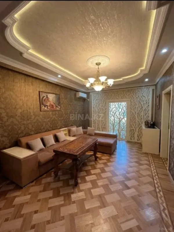 Satılır 4 otaqlı mənzil 193 m²