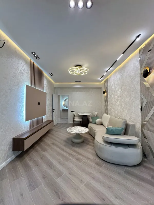 Satılır 2 otaqlı mənzil 67 m²
