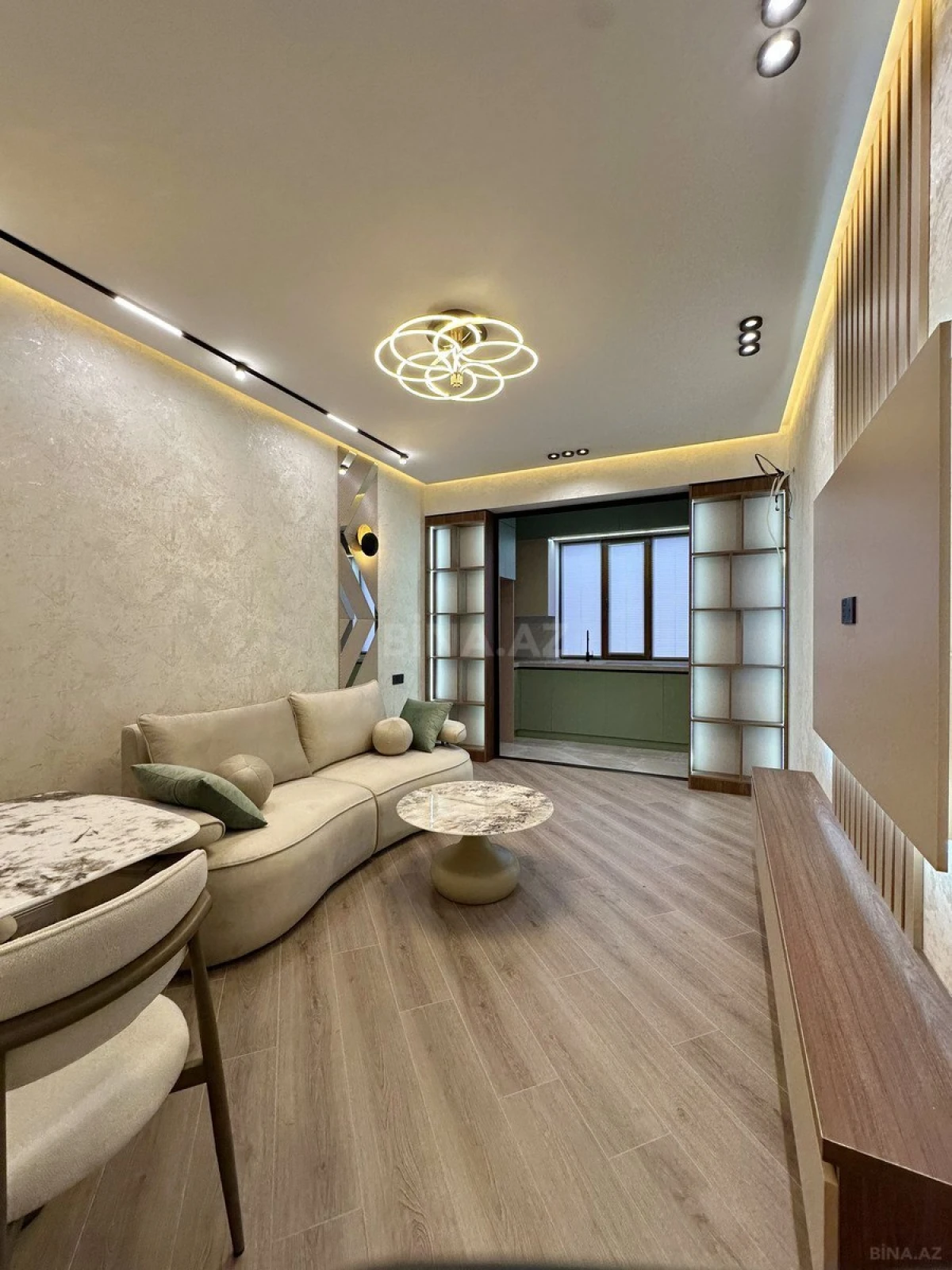 Satılır 2 otaqlı mənzil 67 m²