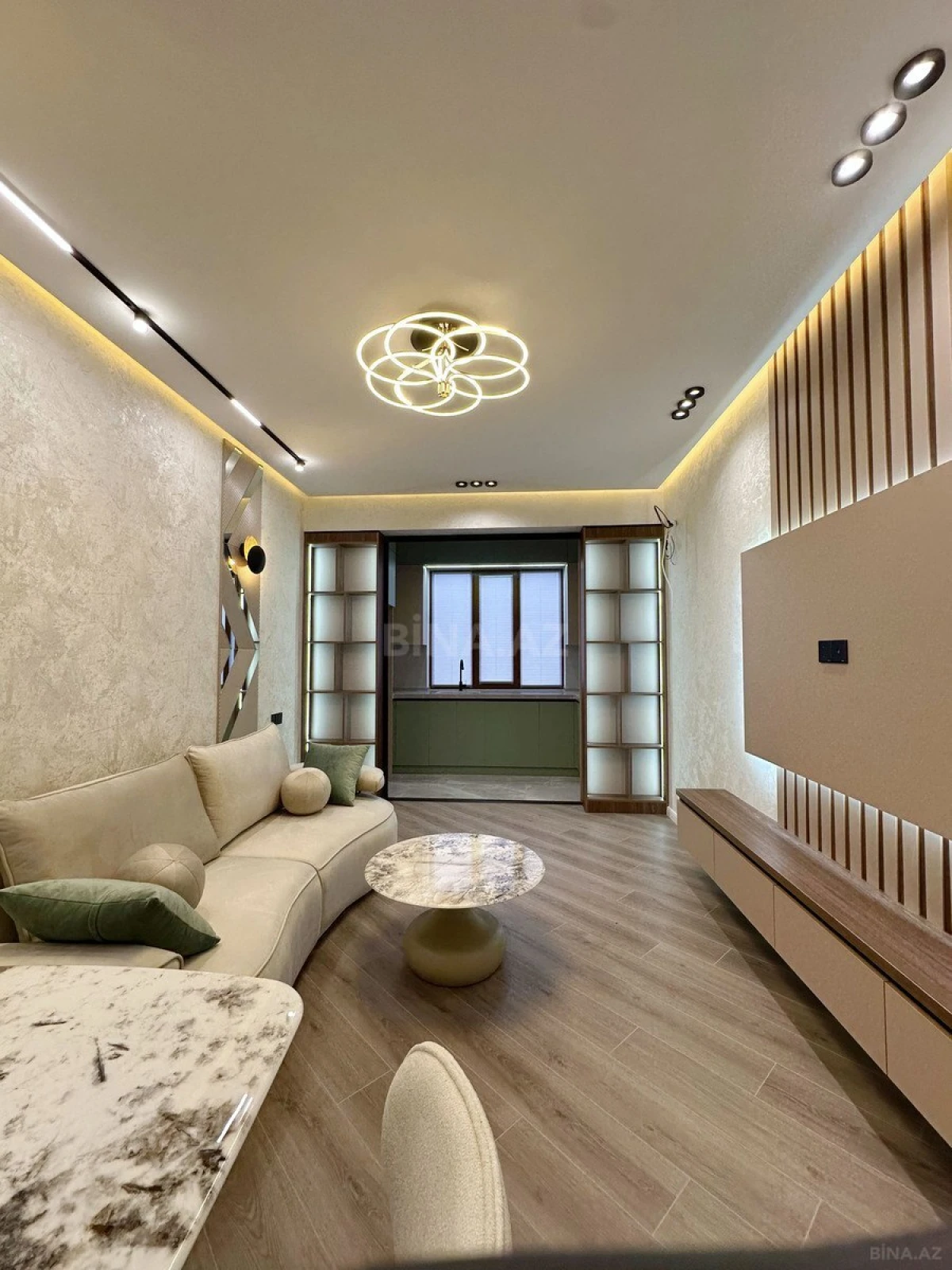 Satılır 2 otaqlı mənzil 67 m²