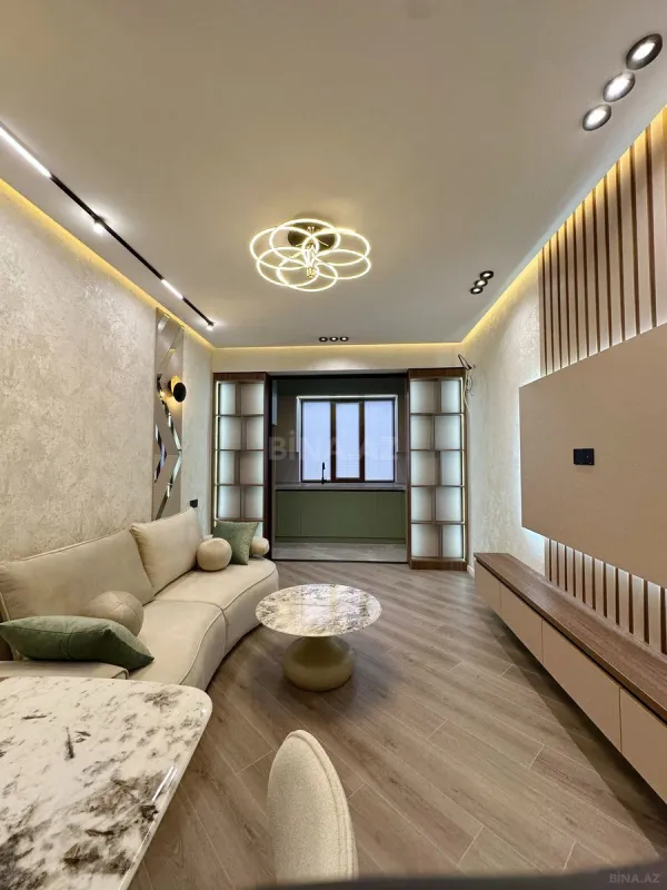 Satılır 2 otaqlı mənzil 67 m²