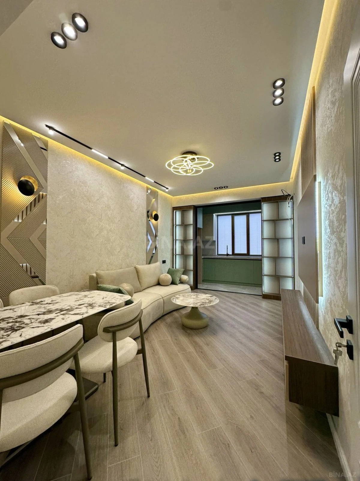 Satılır 2 otaqlı mənzil 67 m²
