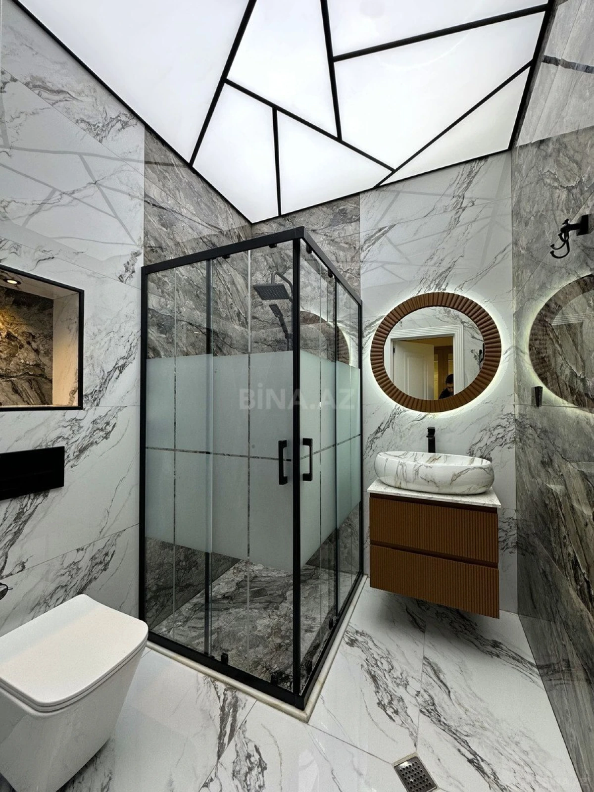 Satılır 2 otaqlı mənzil 67 m²
