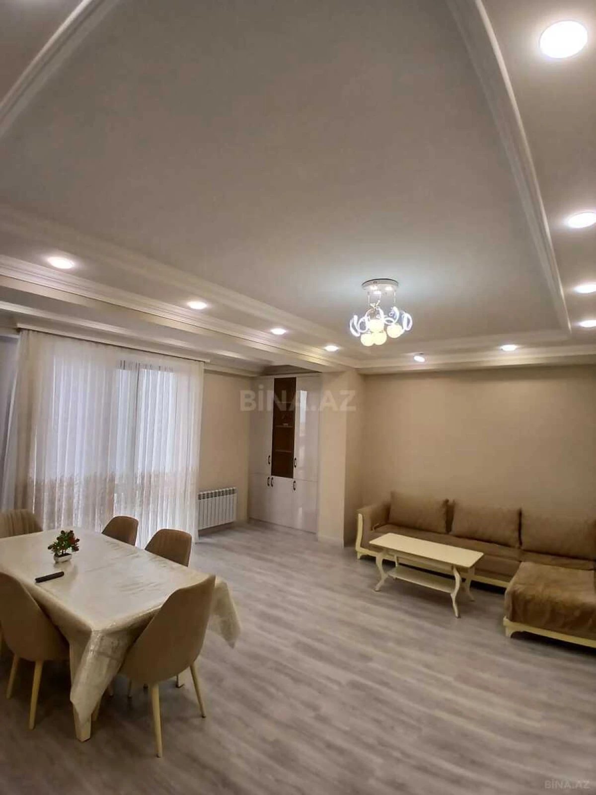 Kirayə verilir 3 otaqlı mənzil 132 m²