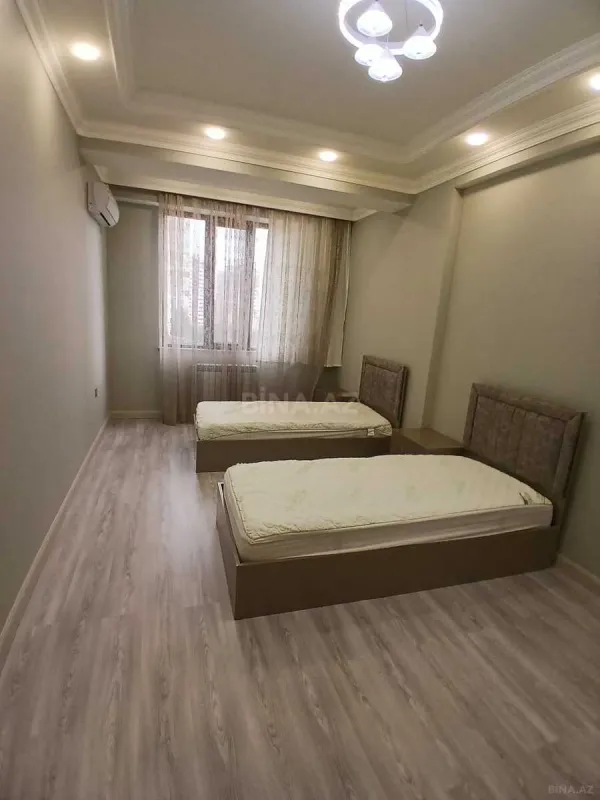 Kirayə verilir 3 otaqlı mənzil 132 m²
