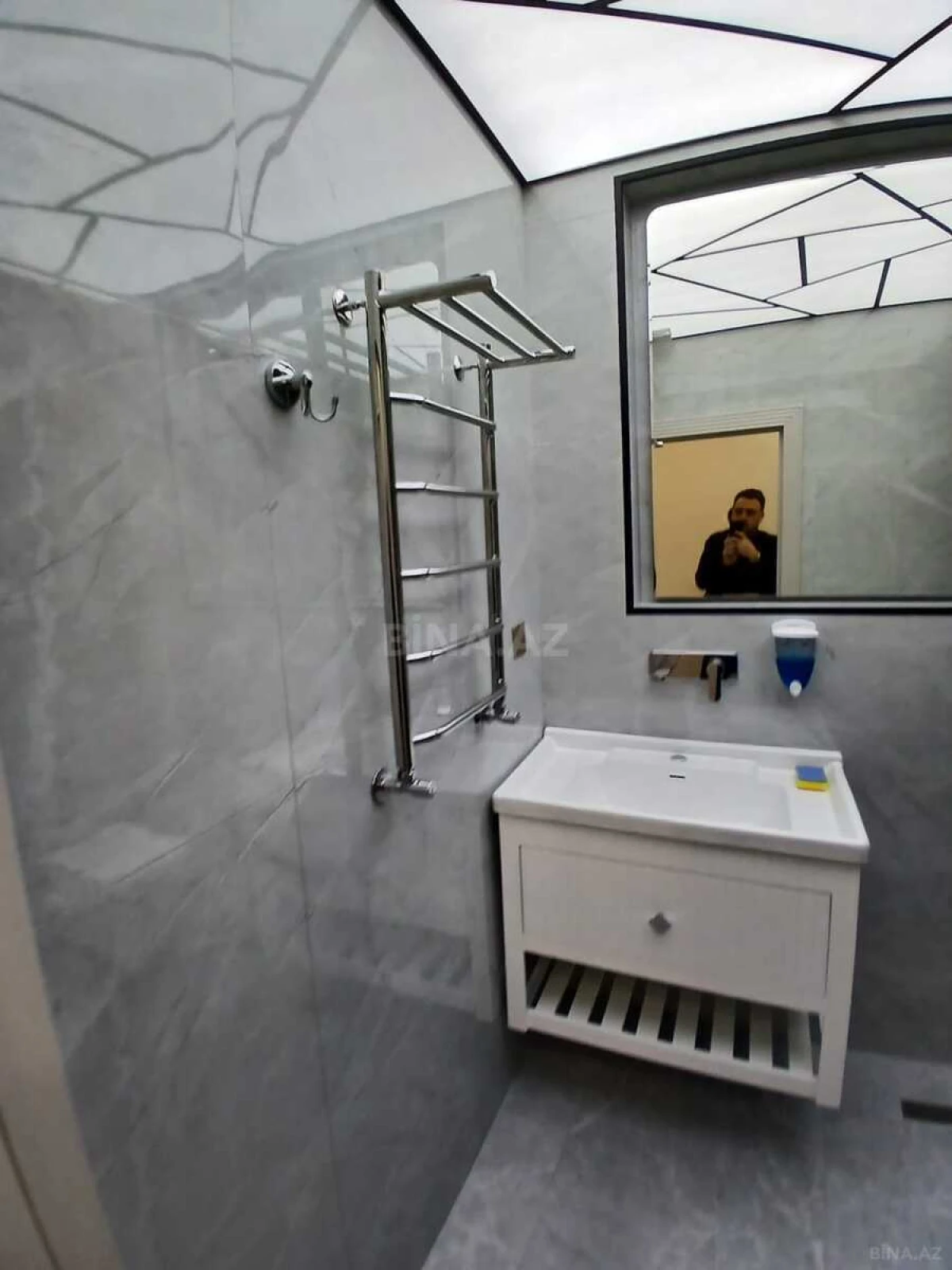 Kirayə verilir 3 otaqlı mənzil 132 m²