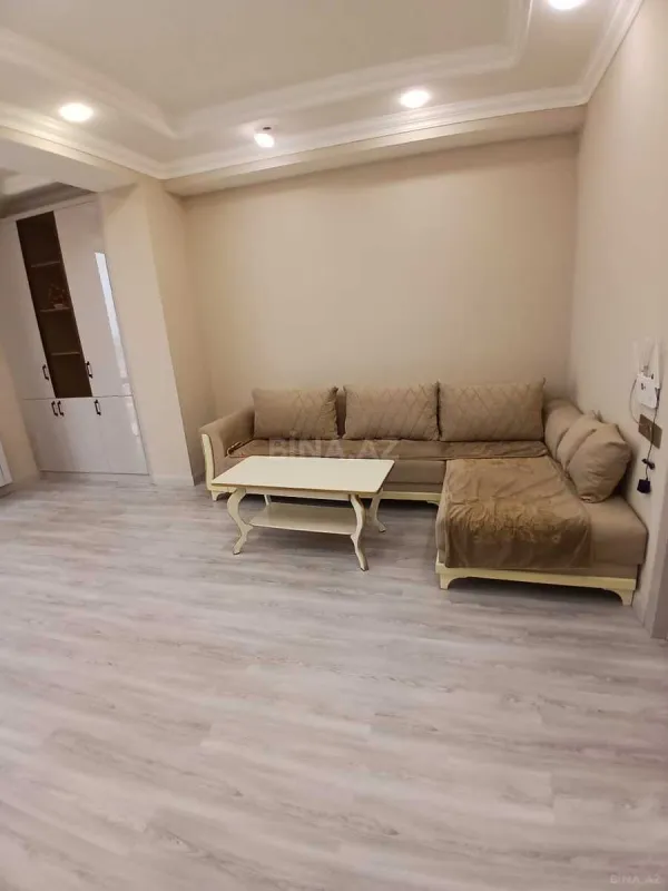 Kirayə verilir 3 otaqlı mənzil 132 m²