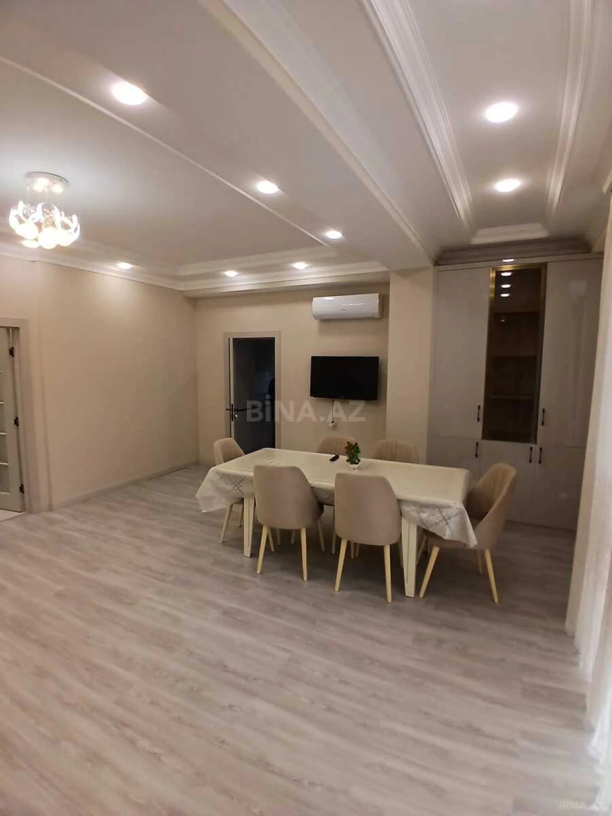 Kirayə verilir 3 otaqlı mənzil 132 m²