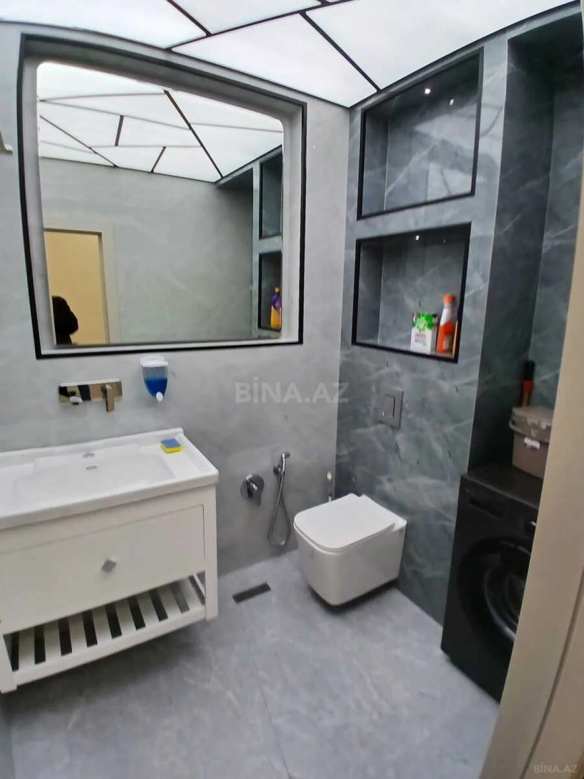 Kirayə verilir 3 otaqlı mənzil 132 m²