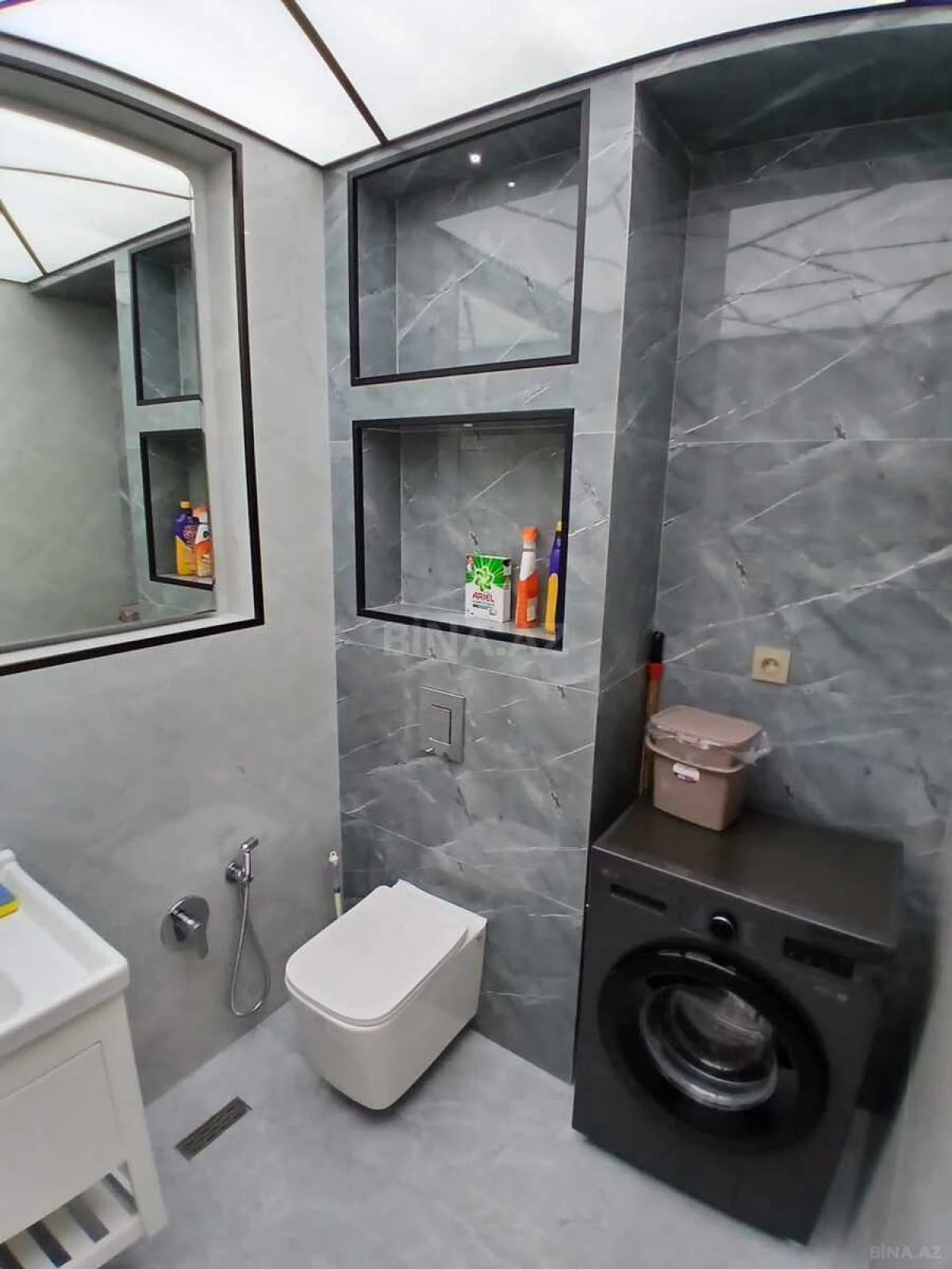 Kirayə verilir 3 otaqlı mənzil 132 m²