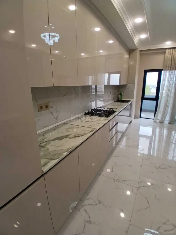 Kirayə verilir 3 otaqlı mənzil 132 m²