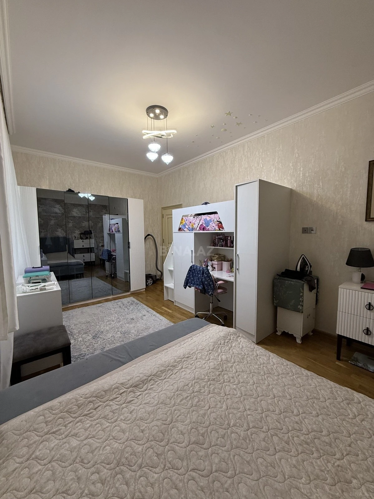 Satılır 2 otaqlı mənzil 72 m²