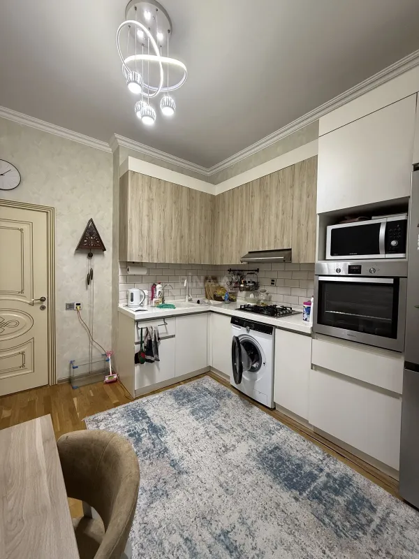 Satılır 2 otaqlı mənzil 72 m²