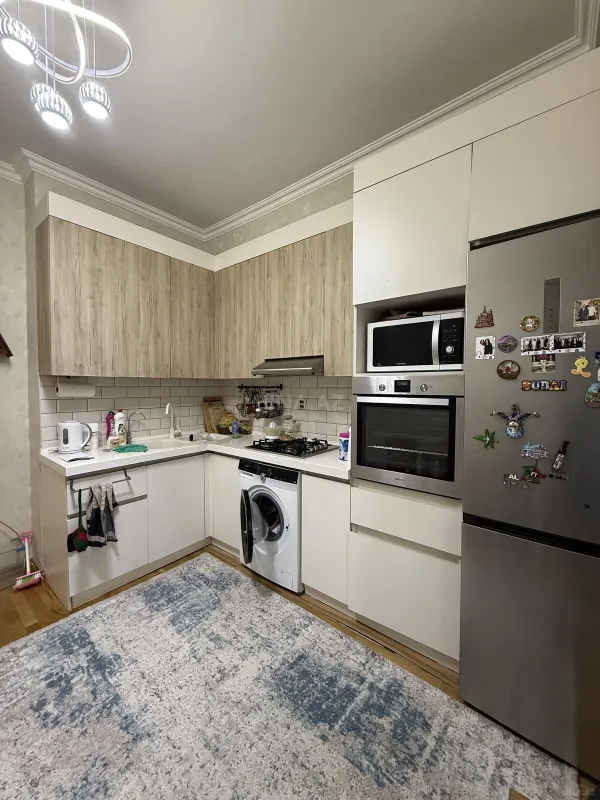 Satılır 2 otaqlı mənzil 72 m²