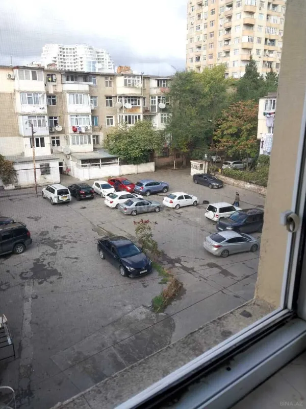 Kirayə verilir 2 otaqlı mənzil 65 m²