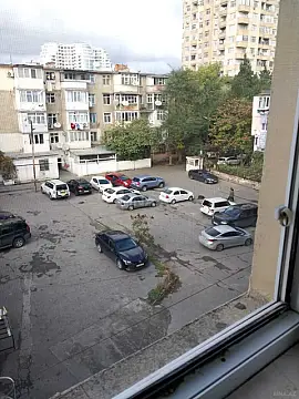 Kirayə verilir 2 otaqlı mənzil 65 m²