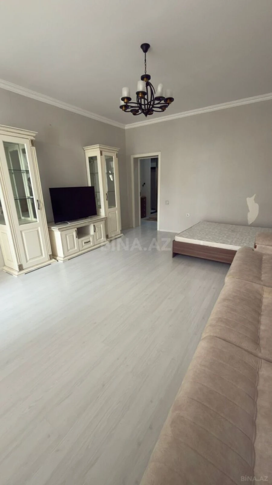 Kirayə verilir 1 otaqlı mənzil 68 m²