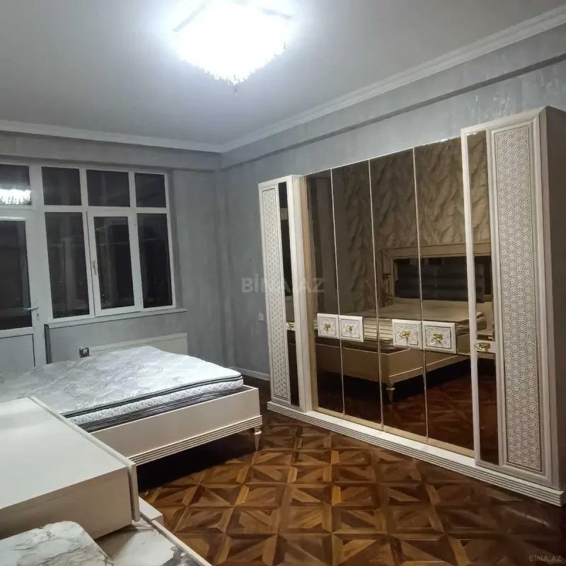 Kirayə verilir 2 otaqlı mənzil 80 m²