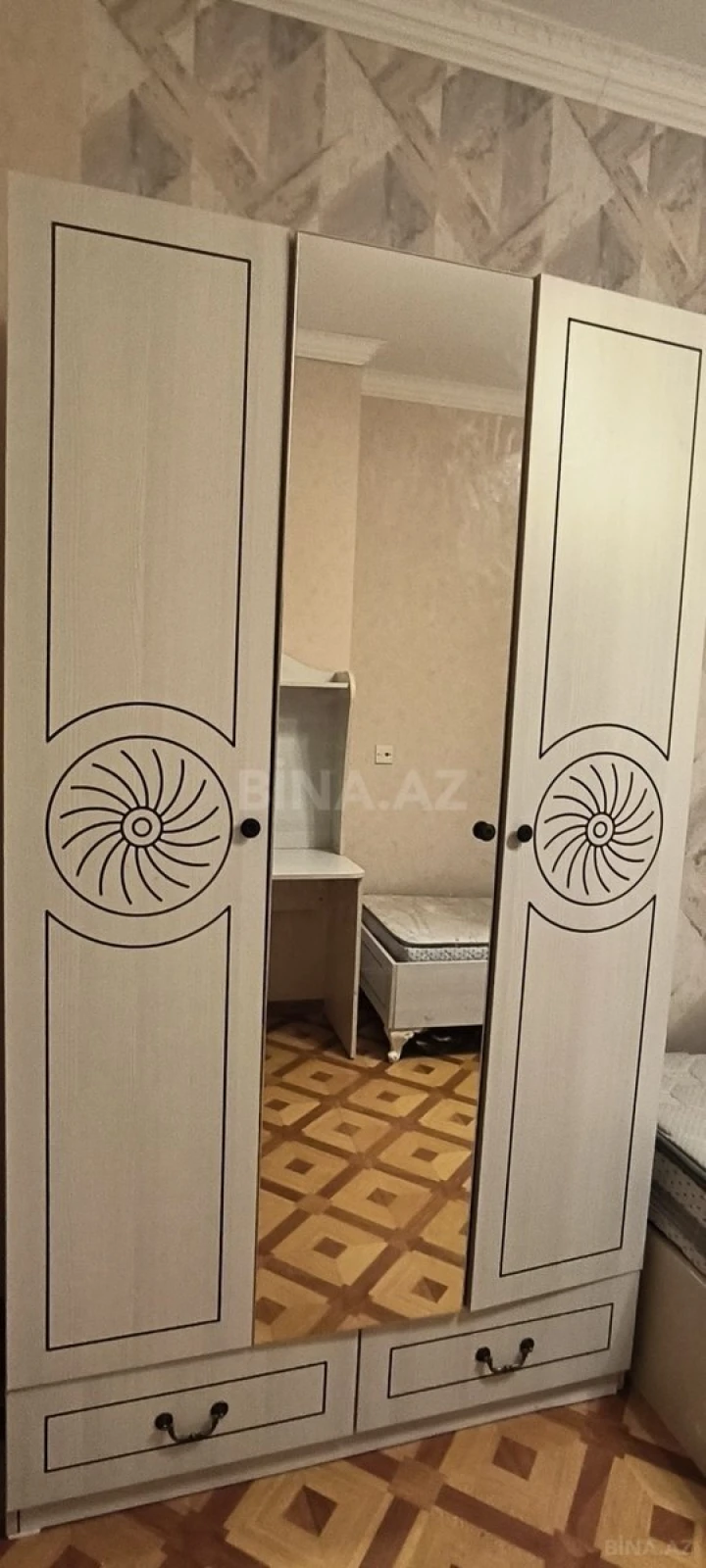 Kirayə verilir 2 otaqlı mənzil 80 m²