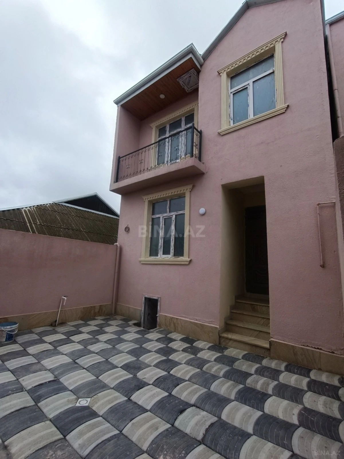 Satılır 4 otaqlı həyət evi 118 m²