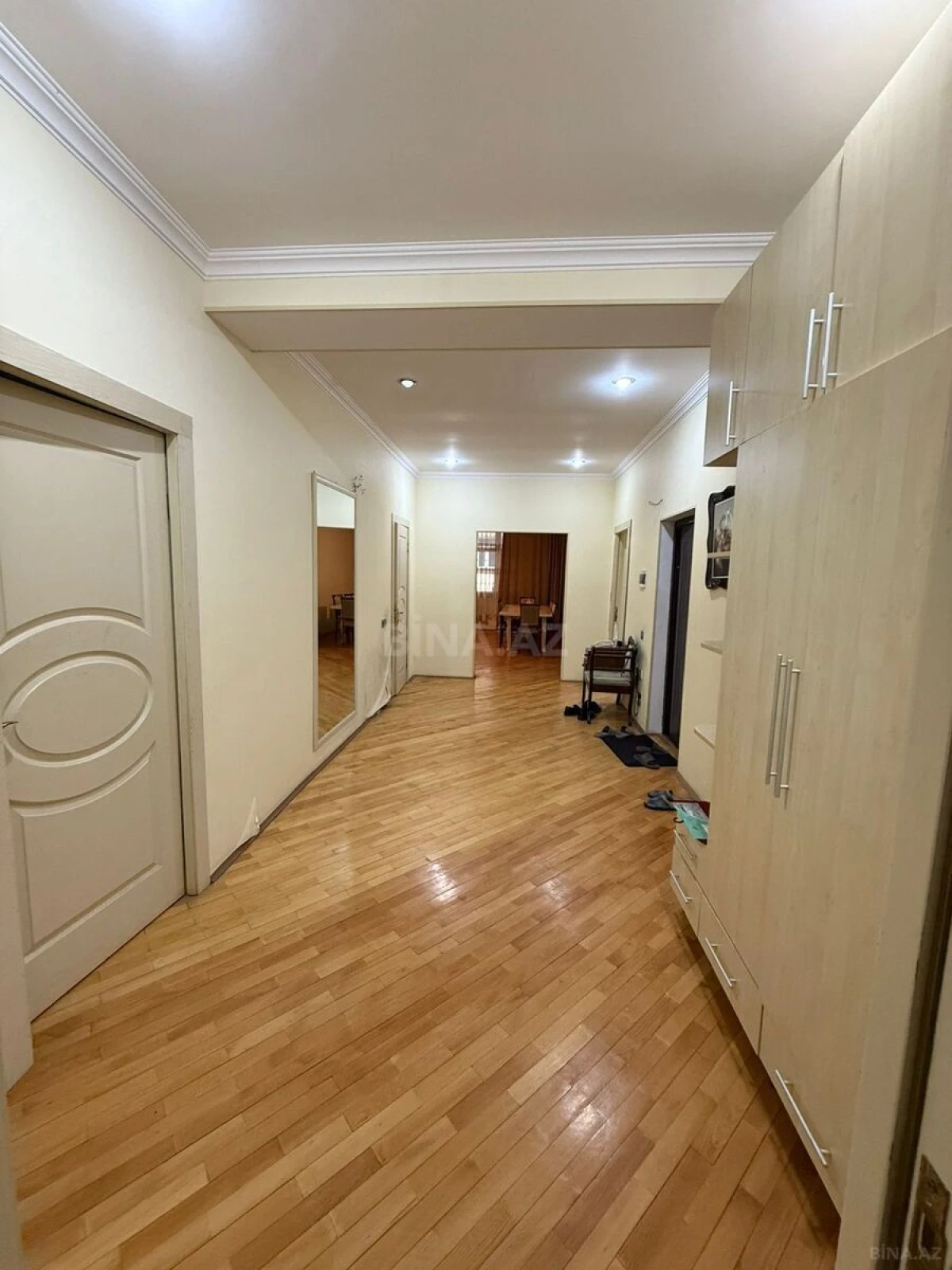 Satılır 3 otaqlı mənzil 154 m²