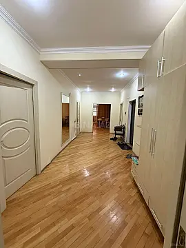 Satılır 3 otaqlı mənzil 154 m²