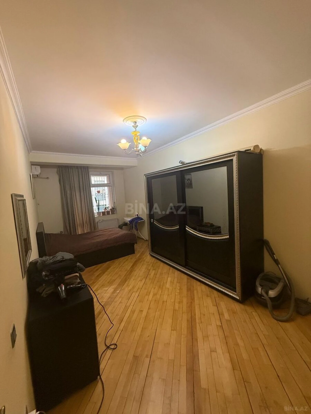 Satılır 3 otaqlı mənzil 154 m²