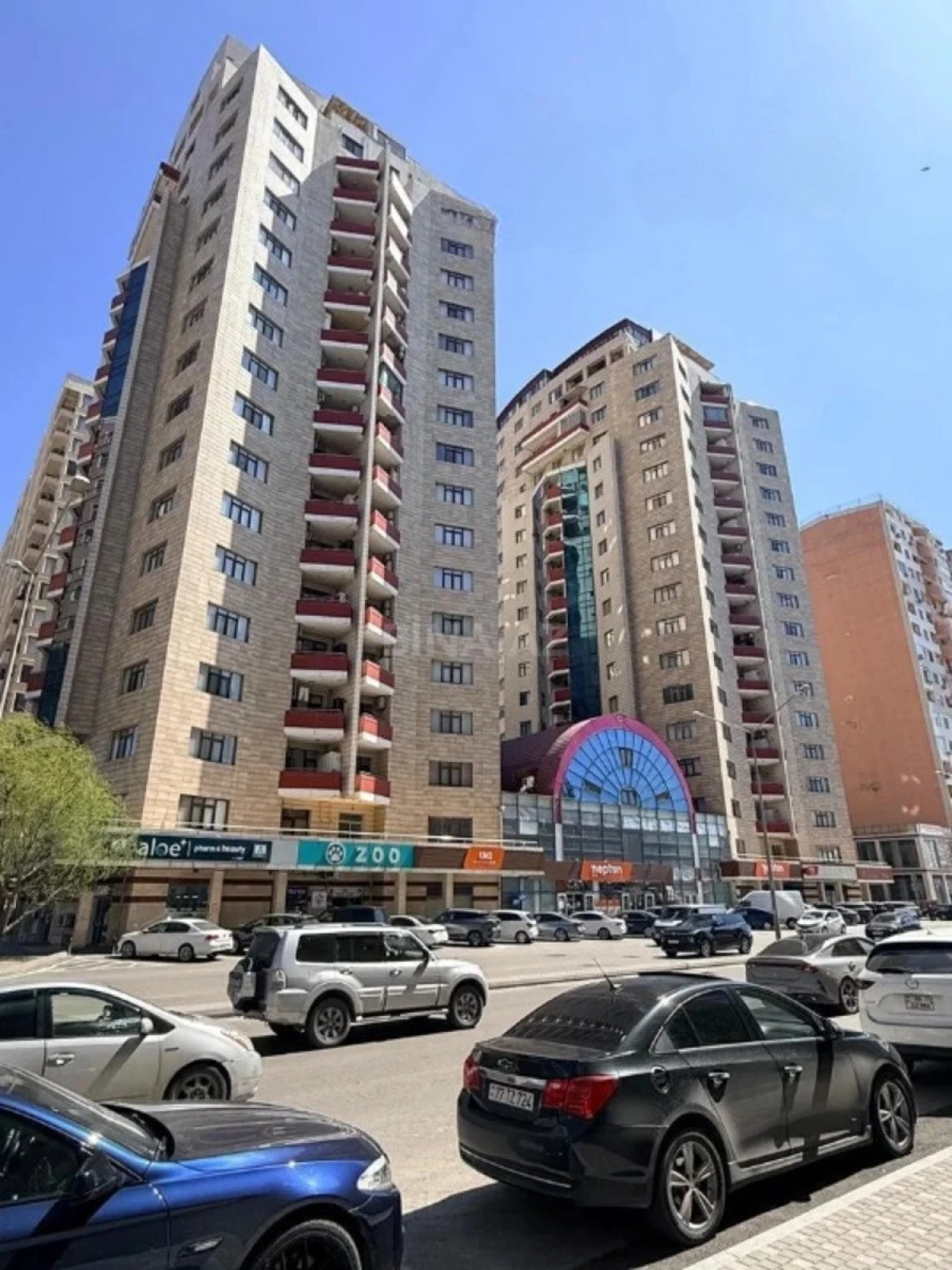 Satılır 3 otaqlı mənzil 148 m²