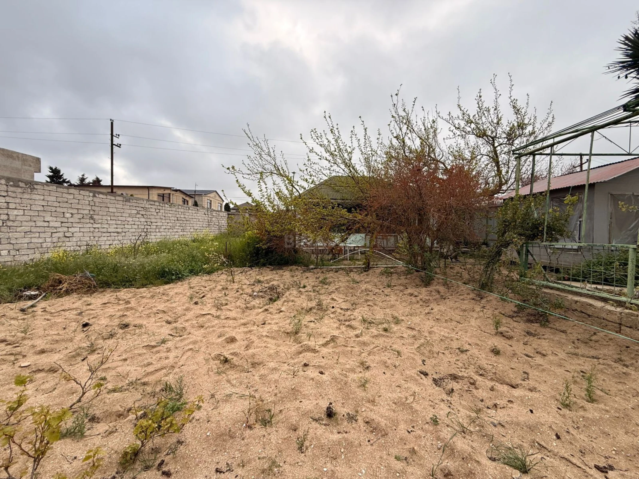 Satılır torpaq sahəsi 4 m²