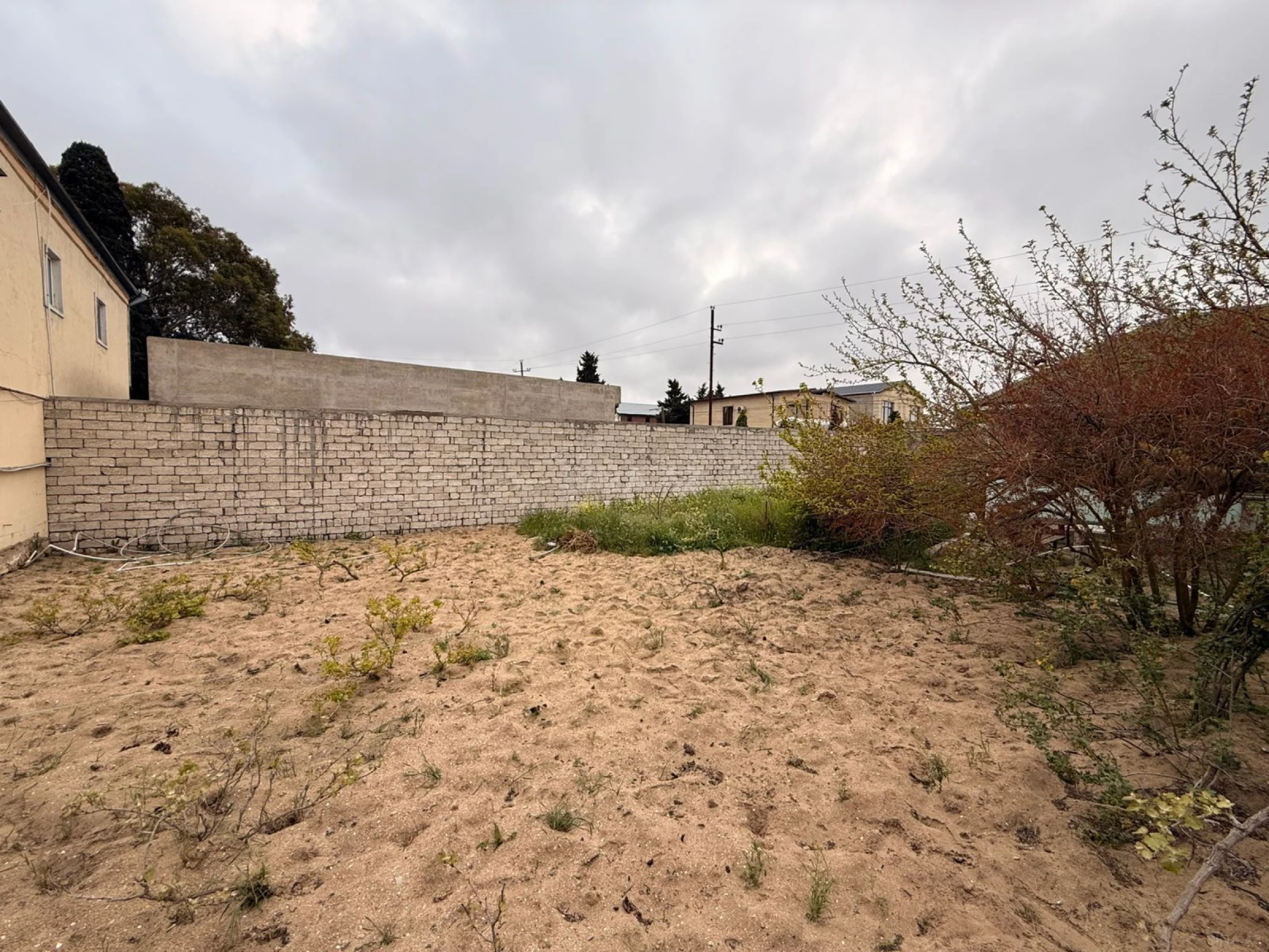 Satılır torpaq sahəsi 4 m²