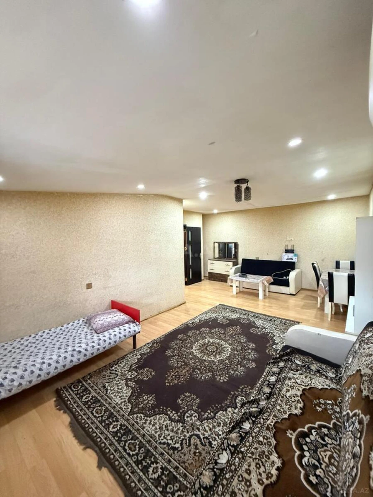 Satılır 2 otaqlı mənzil 70 m²
