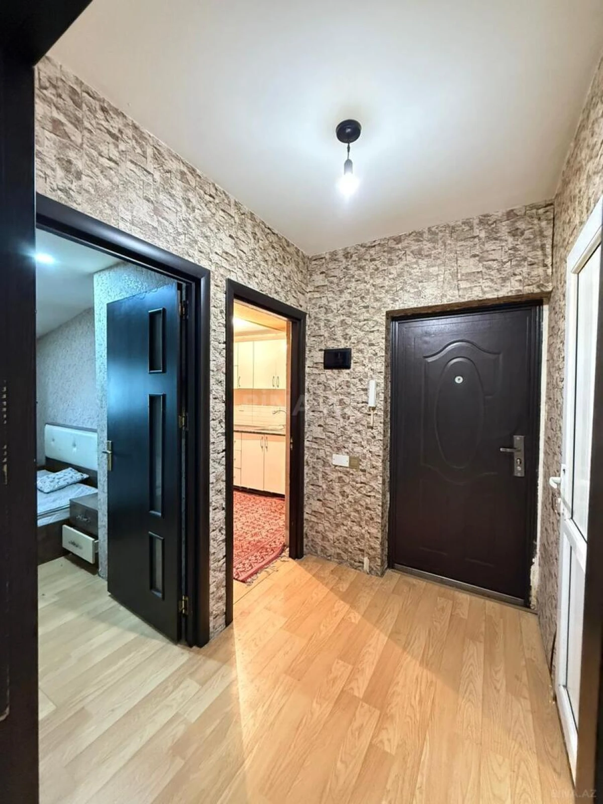 Satılır 2 otaqlı mənzil 70 m²