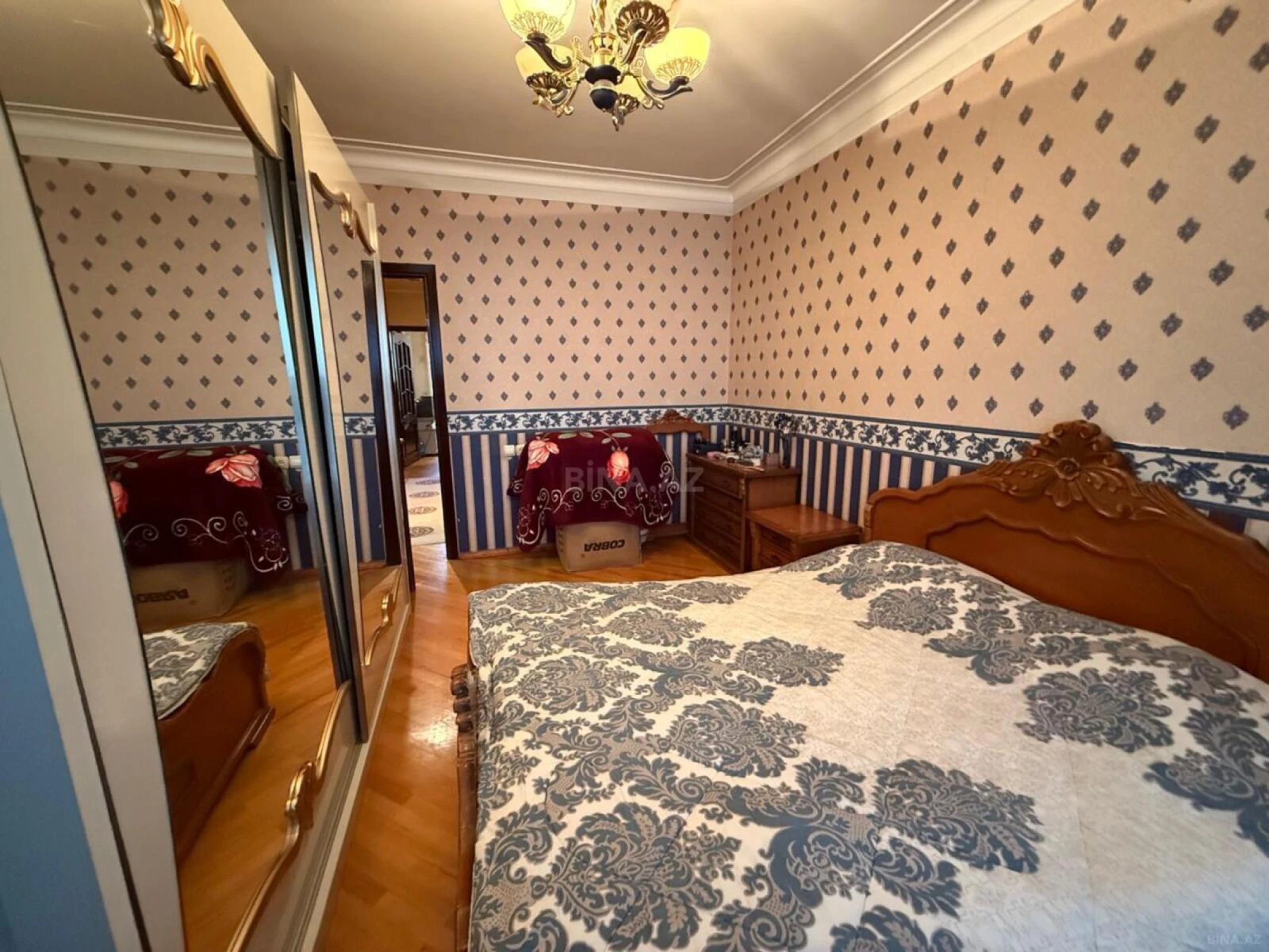 Satılır 5 otaqlı mənzil 120 m²
