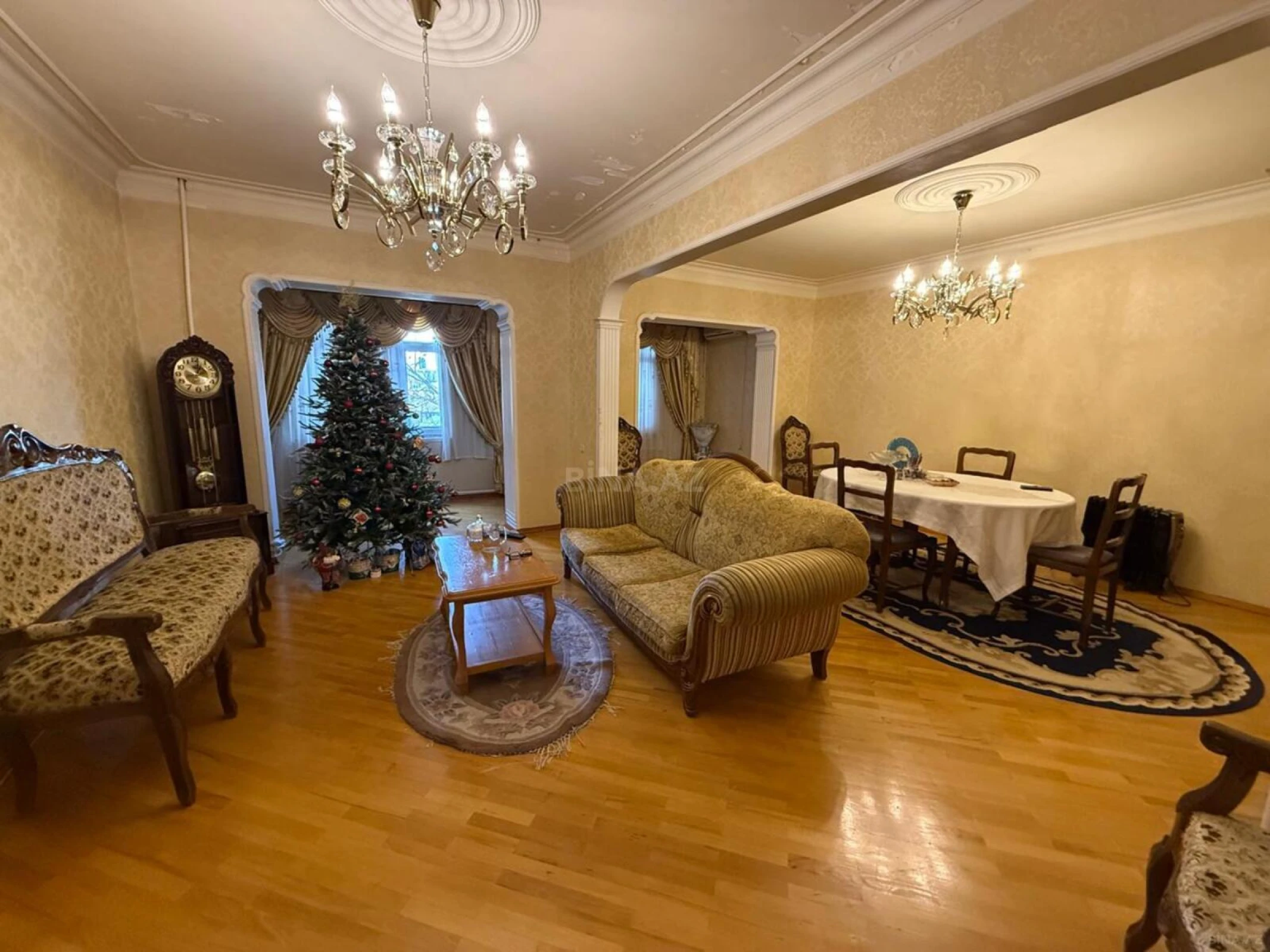 Satılır 5 otaqlı mənzil 120 m²