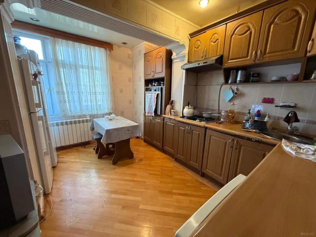 Satılır 5 otaqlı mənzil 120 m²