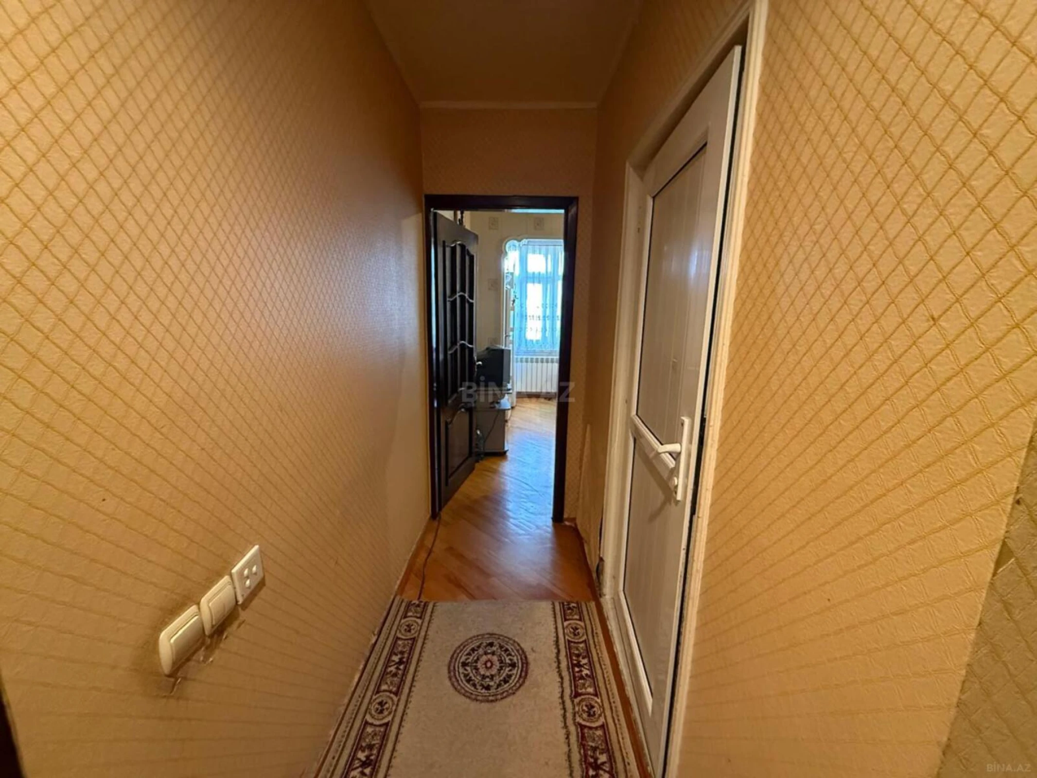 Satılır 5 otaqlı mənzil 120 m²