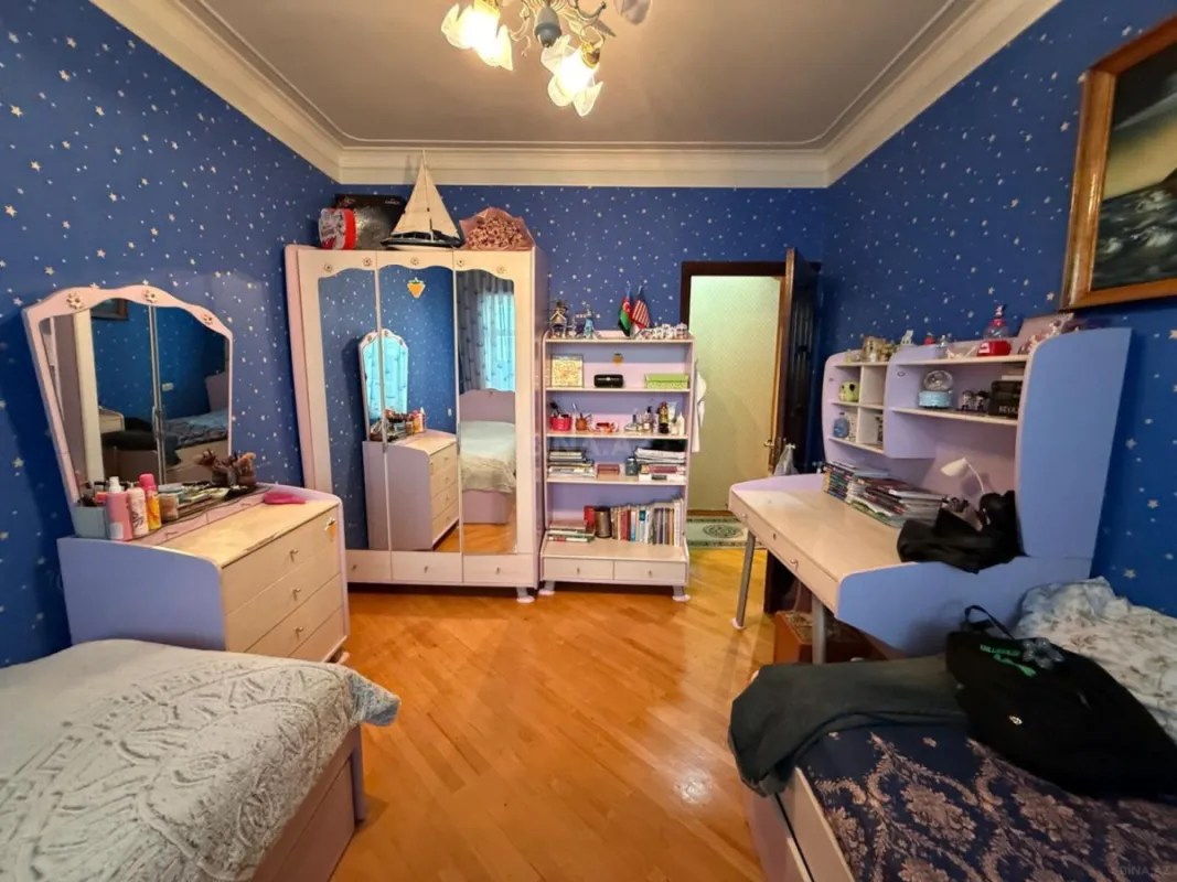 Satılır 5 otaqlı mənzil 120 m²